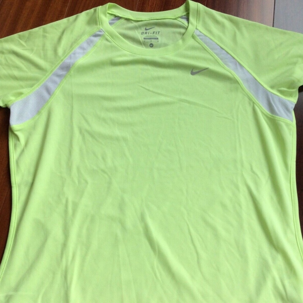 New! Nike Women's Medium Running Short Sleeve Neon
